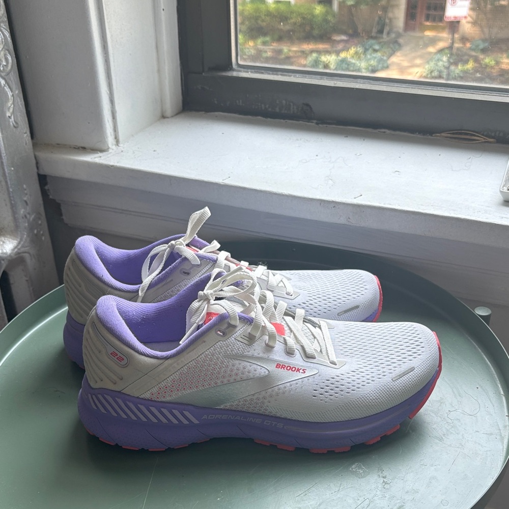 Brooks Women's Adrenaline GTS 22